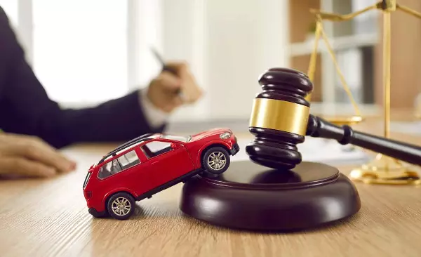 Traffic accident lawyer What advantages does he have over other professionals