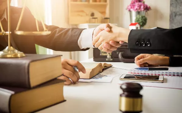 What an accident lawyer does and why it is important to have her advice