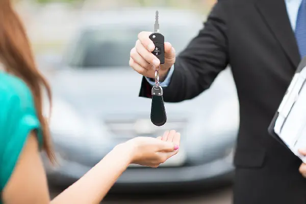 What to do if you suffer a traffic accident with a rented vehicle